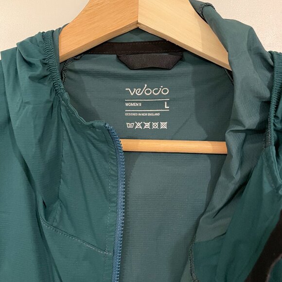 Velocio Ultralight Hooded Jacket - Picture 3 of 5